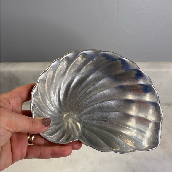 Pewter Olde Country Pewtarex Reproduction Serving Dish Shell Design York Pennsy - Picture 5 of 6